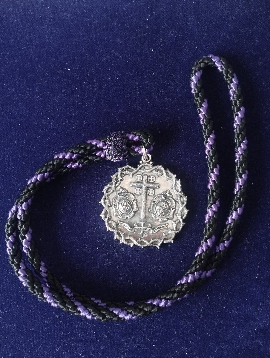 FernandoVLOFC's tweet photo. Medalla de la Hermandad de Pasión y Muerte de Sevilla. 🙏🏻🕯️ @hpasionymuerte #coleccion #medallas #visperas #viernesdedolores https://t.co/BJMuQSZ19L
