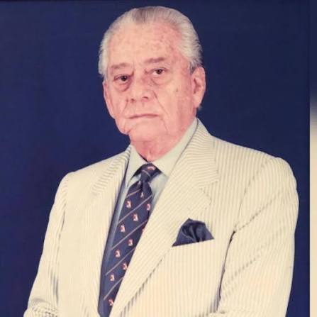#Urgente "Mi familia lleva trabajando más de 85 años, mi abuelo vendía  periódicos, no puede venir a decir un sinvergüenza que nosotros somos los cr1minal3s o narc4s, como algunos asambleístas lo han dicho", manifestó el presidente Daniel Noboa.
