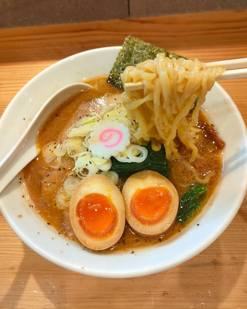 bqra_men's tweet photo. #新潟長岡生姜醤油ラーメン阿蘭陀軒　#オランダ軒 🇳🇱 #阿蘭陀軒 

🍜 >> ✨
#ラーメン #ラーメン女子 #ラーメン好きな人と繋がりたい 2026年 2回目のみっそ 🍜✨前回のと比べてほしくて 引用にて ポスト🙌✨前回よりさらに甘めコク ブラックペッパーでしまる味 💨✨とってもクリーミーで旨々です💯✨ https://t.co/pp8ZDRbD5G