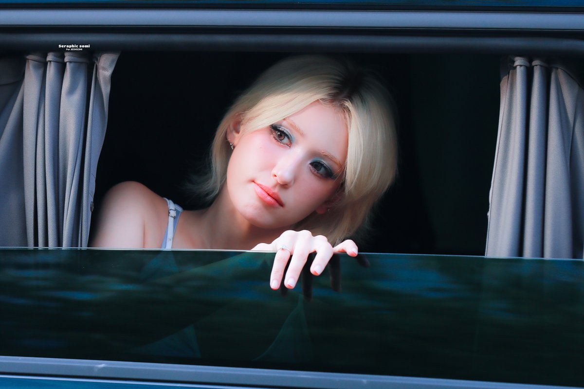 𝐒𝐞𝐫𝐚𝐩𝐡𝐢𝐜 𝐬𝐨𝐦𝐢 tweet media