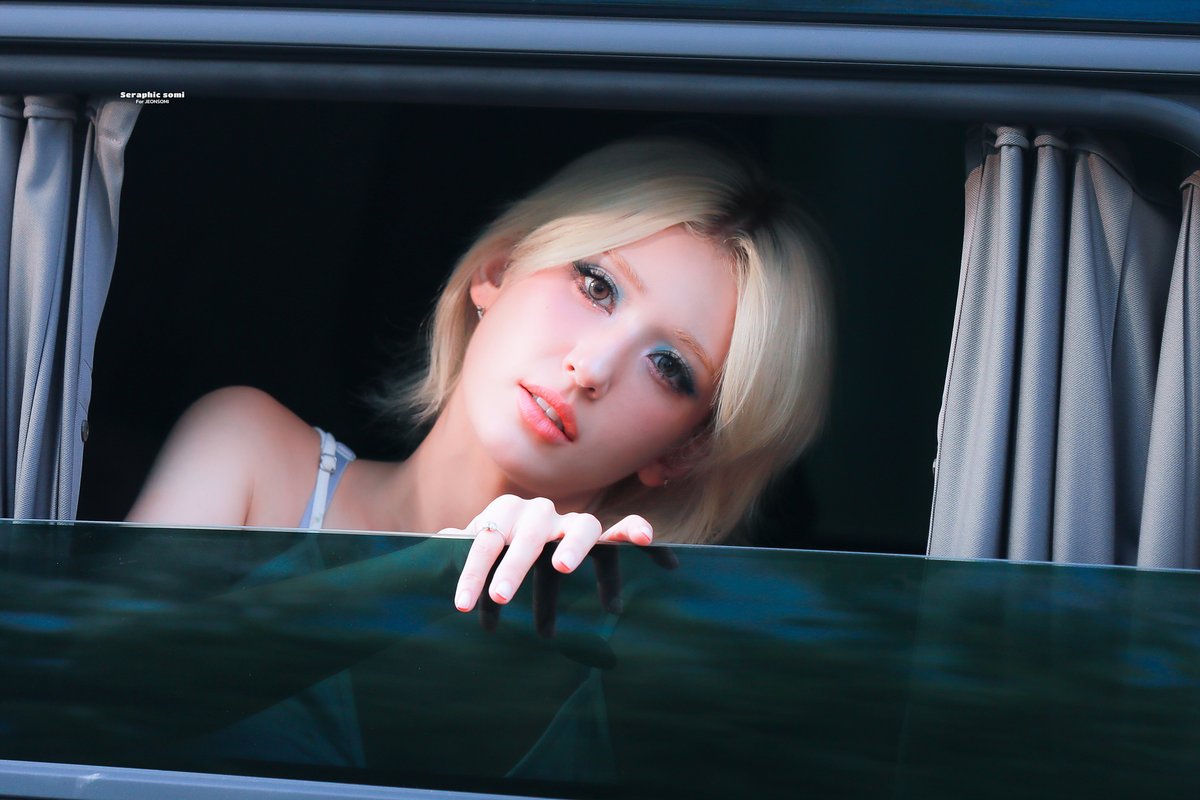 𝐒𝐞𝐫𝐚𝐩𝐡𝐢𝐜 𝐬𝐨𝐦𝐢 tweet media