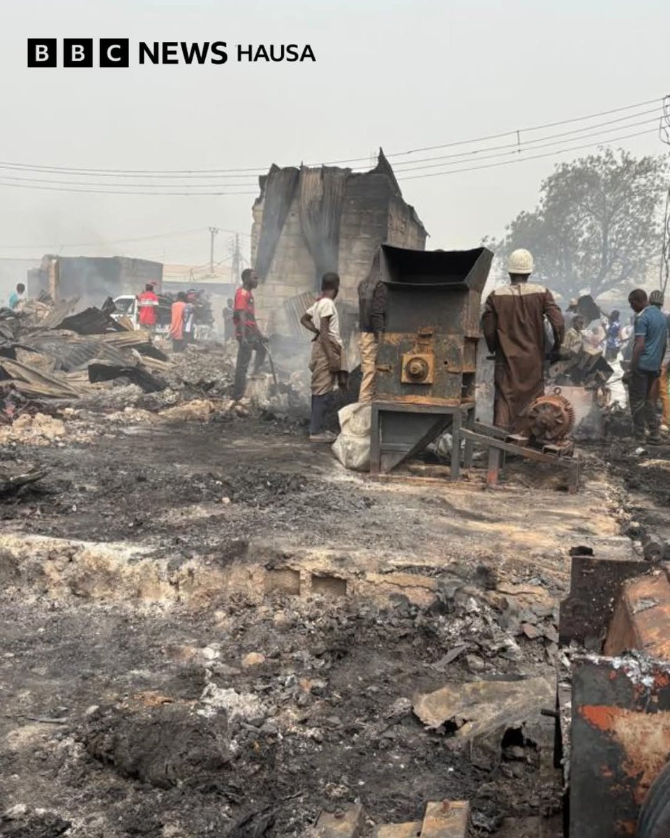 bbchausa's tweet photo. A safiyar yau wata gobara ta sake tashi a kasuwar da ke unguwar Dakata a Kano wadda ta cinye shaguna fiye da 50 da injinan sarrafa man girki da robobi.

Wannan lamari na zuwa ne 'yan kwanaki bayan gobarar da ta tashi a kasuwar Singa da ke jihar, wadda ta lalata shaguna da dukiyoyi.