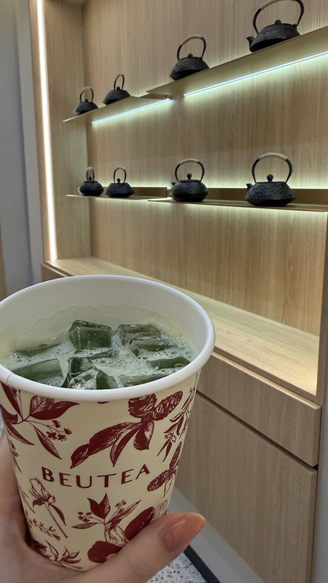 リニニ忘れたのでただの洒落たお茶屋さんに行った写真