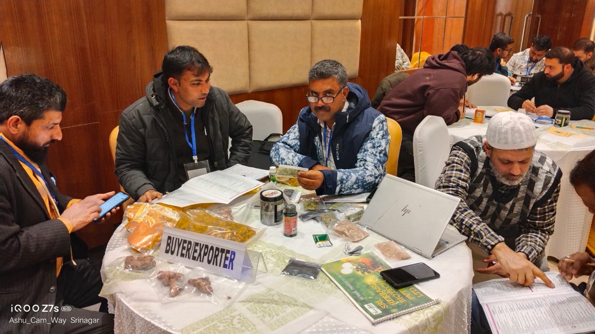 Spices_Board's tweet photo. Spices Board conducted a Buyer-Seller Meet on 20 February 2026 at Hotel Shahenshah Palace, Srinagar, to promote spice exports from the Union Territory of Jammu &amp; Kashmir. The hybrid meet brought together nearly 100 participants from J&amp;K, and exporters from across India @DoC_GoI https://t.co/CJC7mHHIZ2