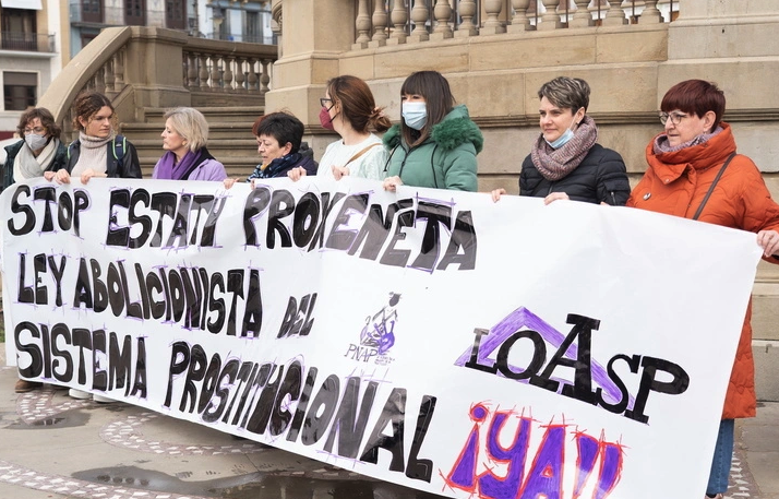 Cinco detenidos por explotar sexualmente a mujeres que prostituían en pisos de Iruñea

naiz.eus/es/info/notici…