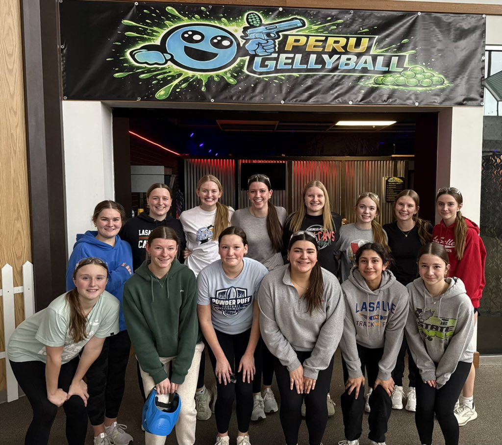 We had our end of the year banquet yesterday! We appreciate all the work the girls put in over the season and we would like to thank all the parents and fans that supported the girls throughout the season. 

Also, thank you to Peru GellyBall for hosting us!

#GoLadyCavs #WeAreLP