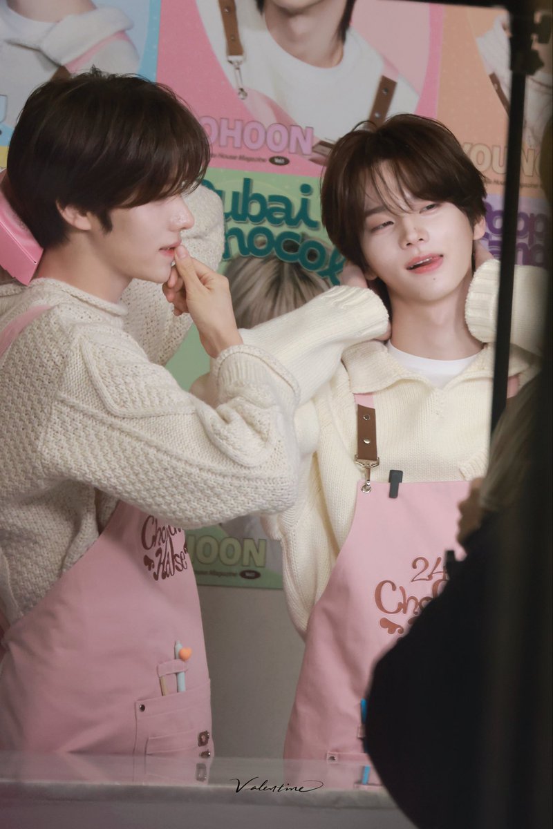 Valentine tweet media