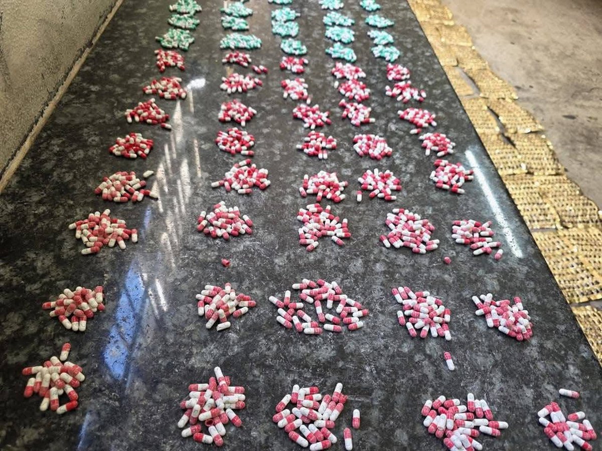 Two jolof brothers aged 29 and 32 were arrested on Thursday, 19 February 2026, at Point in KwaZulu-Natal for dealing in drugs.

Members of the Provincial Drugs and Firearms Unit acted on intelligence and conducted a sting operation after monitoring the suspects’ activities.