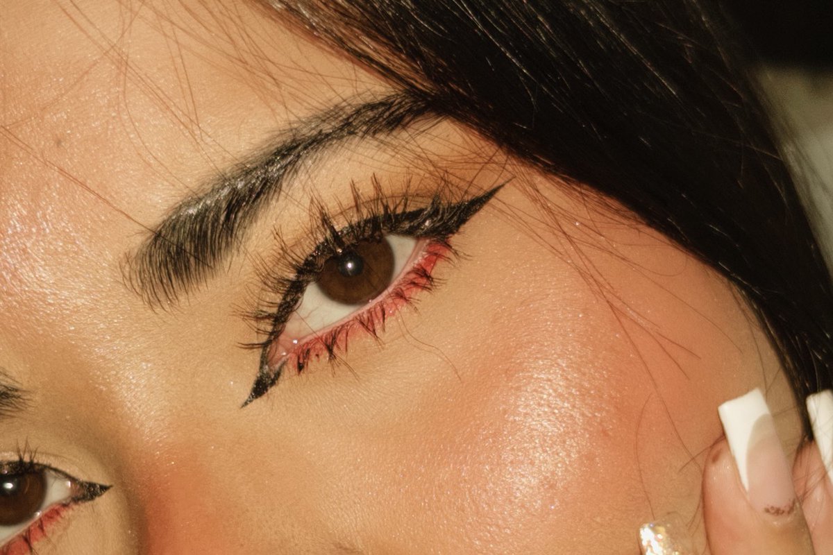 yas lee ⚢ tweet media