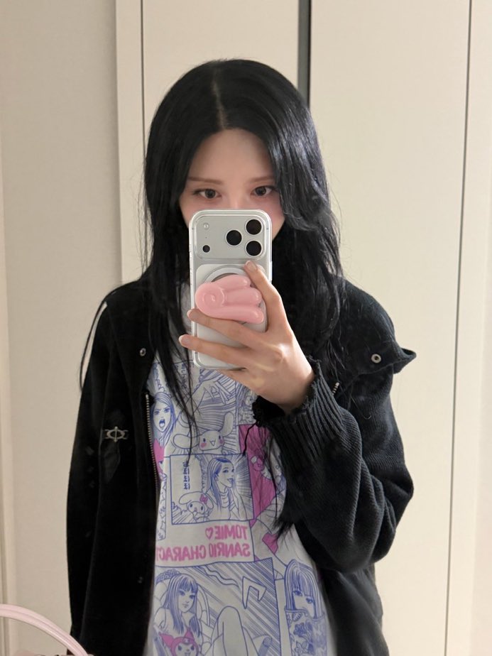 awak❀ tweet media