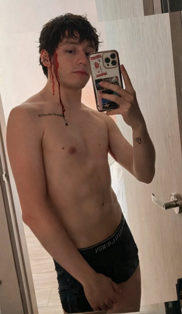 @DanMasterboy 🔥🦶 tweet media