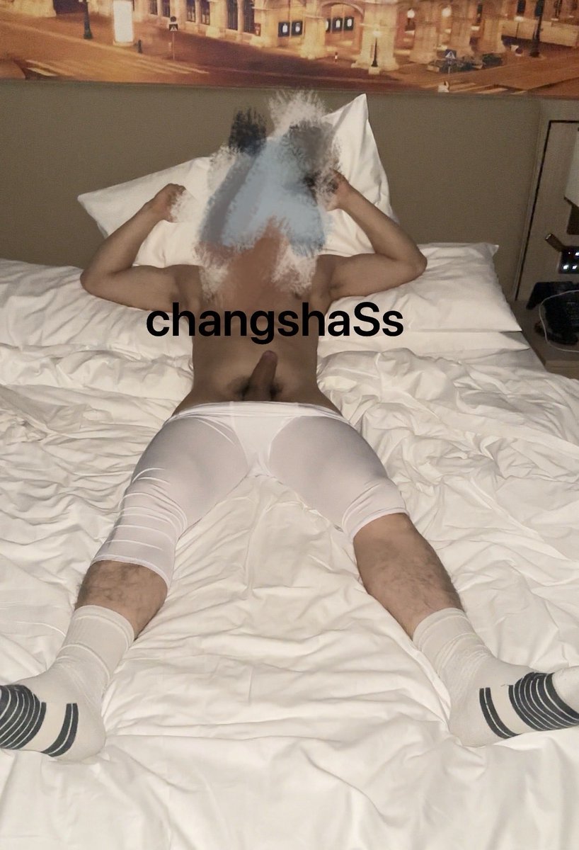 changshaSs's tweet photo. 带着直男狗给大家拜年了 https://t.co/SWYHHrrtfD