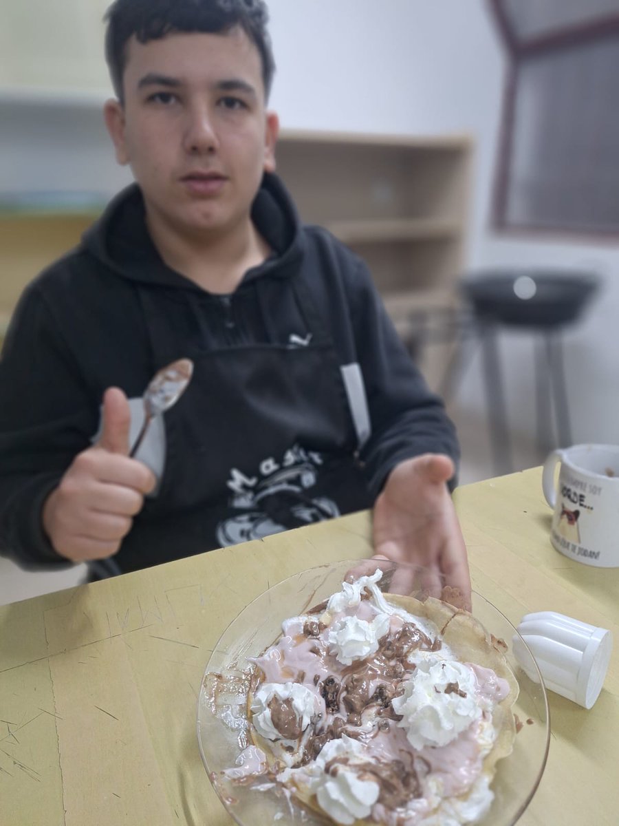 Previo a la cuaresma en Inglaterra se celebra el Pancake Day... y el alumnado de 3º de la ESO también lo ha celebrado esta semana. #PancakeDay