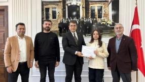 İstiklal Marşı ve Akif Sevdalılar Makamda
İlçemizde İstiklal Marşı'nın Kabulü ve Mehmet Akif Ersoy'u Anma Etkinlikleri kapsamında düzenlenen yarışmalarda dereceye giren öğrencilerimizi Kaymakamımız Sayın Burak ÖZ makamında ağırladı.