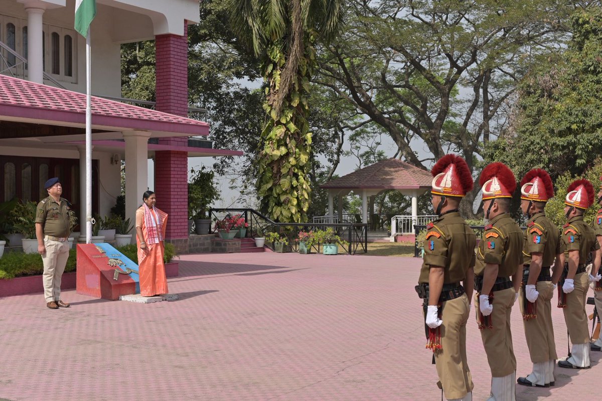 Nimu_Bambhaniya's tweet image. आज नागालैंड के दीमापुर एयरपोर्ट पर आगमन के अवसर पर स्थानीय विधायक श्री के. टी. सुखालू, जिला कलेक्टर दीमापुर एवं FCI के अधिकारीगणों द्वारा आत्मीय स्वागत किया गया।

📍 दीमापुर, नागालैंड

#Nagaland #Dimapur #FCI