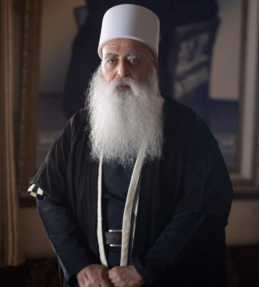 الشيخ موفق طريف لفرانس برس: أهلنا في السويداء ما زالوا محاصرين بالكامل

قال الرئيس الروحي لدروز إسرائيل، سماحة الشيخ موفّق طريف، في مقابلة مع وكالة فرانس برس، إن أبناء الطائفة جنوب سوريا ما زالوا عرضة للخطر. ونقلت عنه الوكالة قوله إن الدروز “ما زالوا محاصَرين بالكامل. لا يُسمح