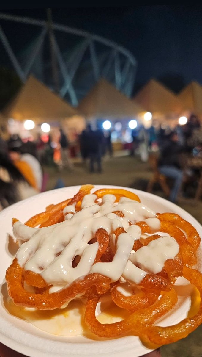 Websterhook2's tweet image. Have you guys tried this Combo ?

Crispy Jalebi + Dahi
#dahijalebi