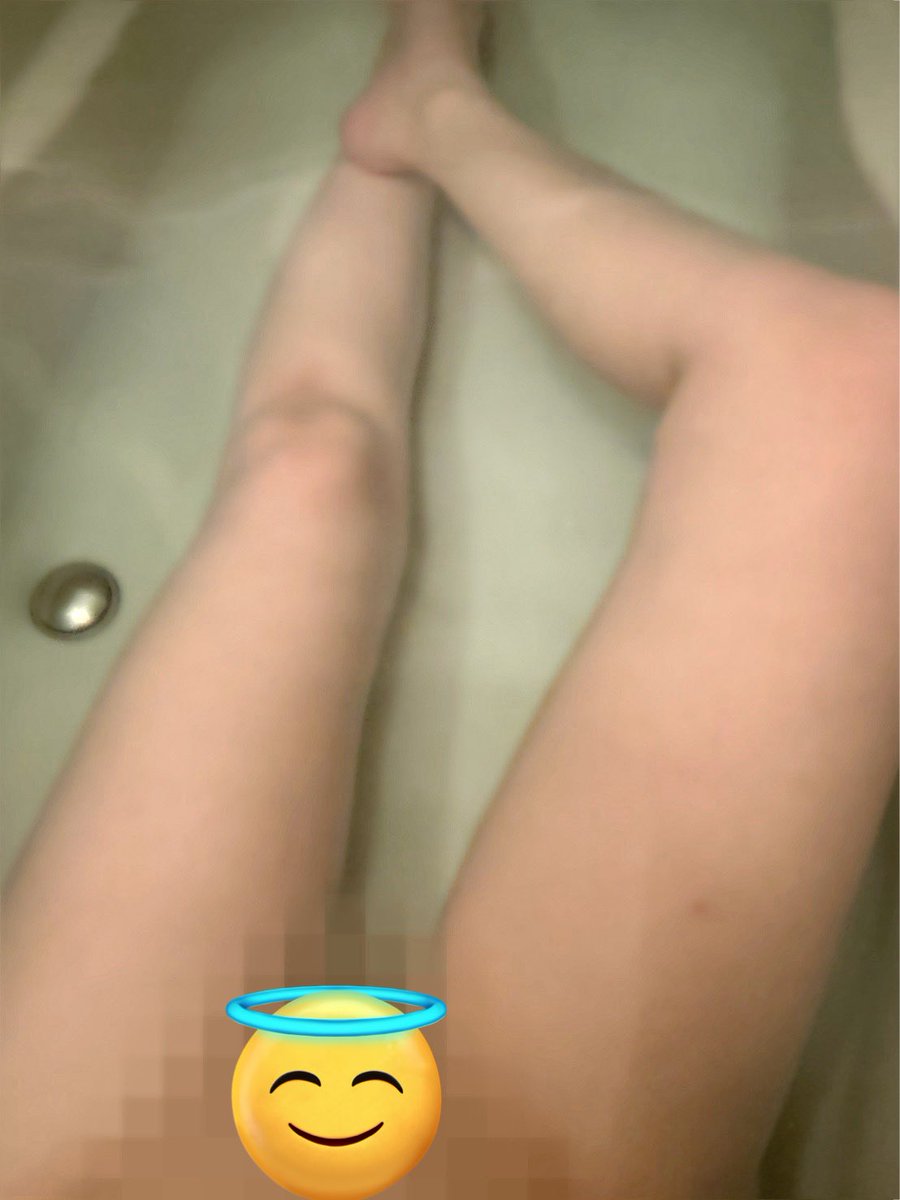 hina__NTR's tweet photo. お風呂はいいね〜🛀
拡散してくれた人にはモザイク、スタンプ無しかも？！🥹
#裏アカ女子 #裏アカ男子と繋がりたい #人妻 #肉便器 #他人棒 #NTR https://t.co/8mNJ8mPG7p