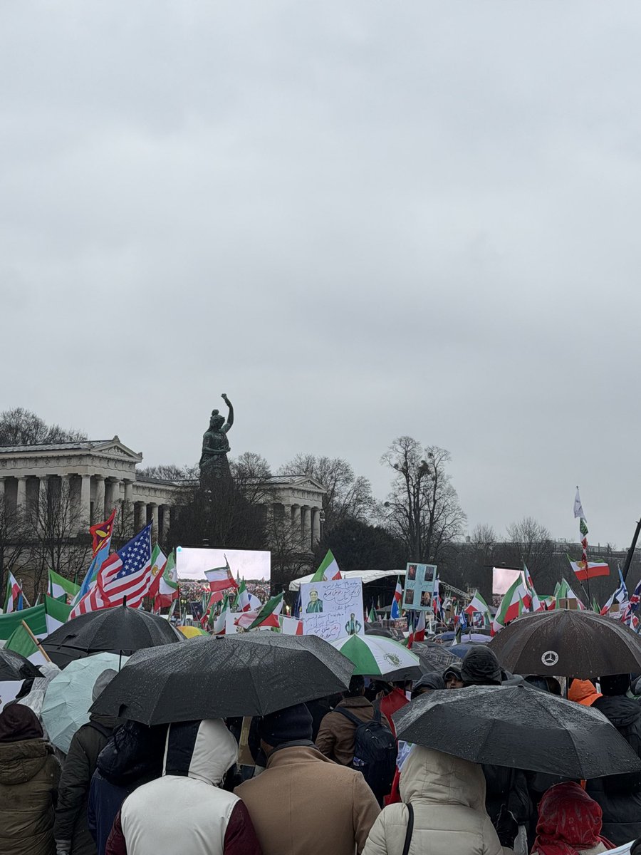 ما را از وطن کوچاندند تا از وطن بکاهند، 
وطن وسیع تر شد

#IranMassacre 
#IranRevolution2026