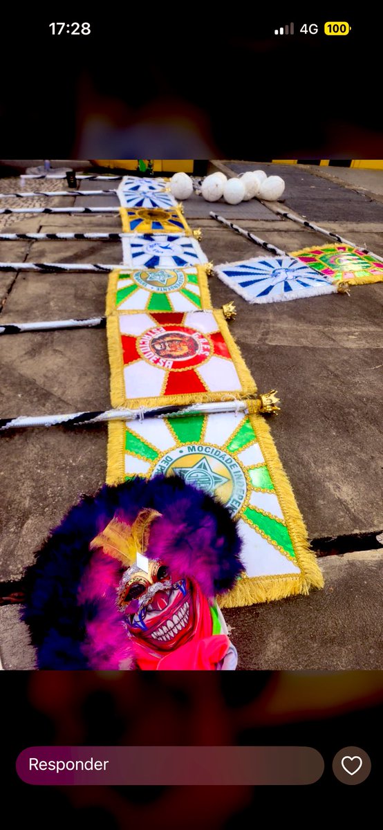 PragasOs's tweet photo. As bandeiras foi uma homenagem as maiores escolas de samba do Rio de Janeiro https://t.co/LCGVDx62TR