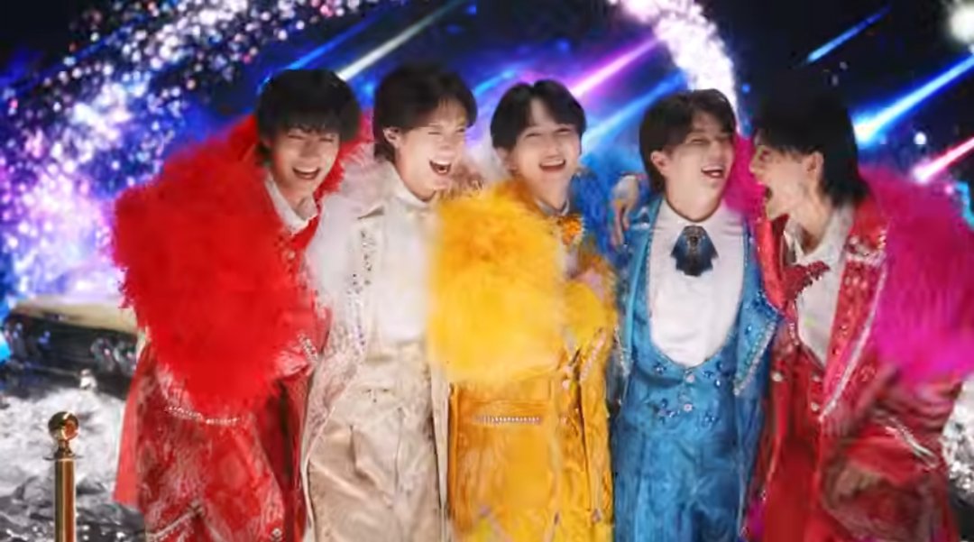 AAA_ari446's tweet photo. どこ切り取ってもすっごくいいんだけどここの5人の笑顔が1番！

#爆裂愛してる
MV: https://t.co/0JTMJbEHvl https://t.co/mWRja6ACrH