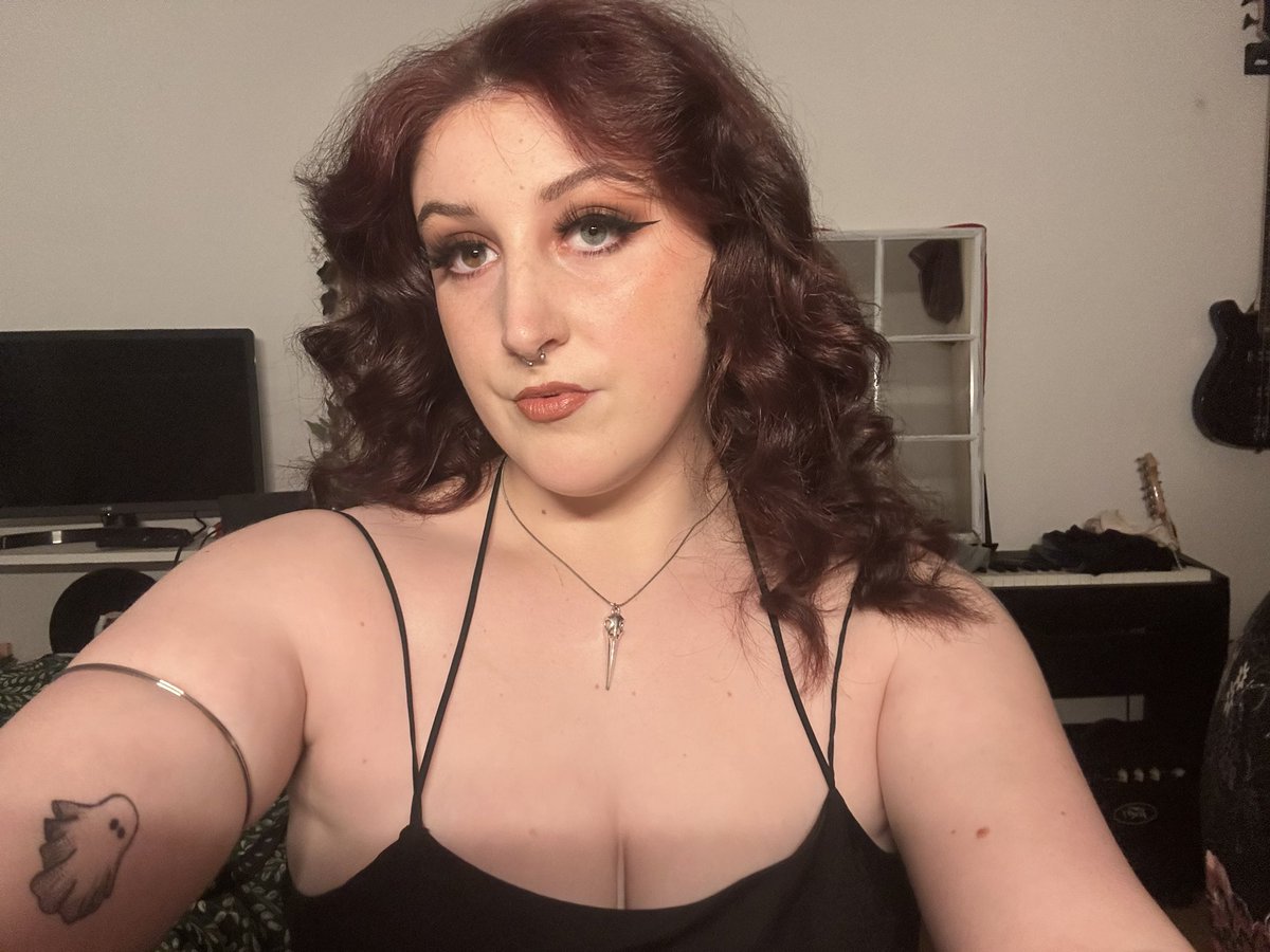 antichristtk's tweet photo. not been on for a while, who will i be playing with today? 😘 #findom #finsub #spoonspig #spoonsslave #paypig #paypiggy #humanatm #brat #domme https://t.co/WNRWUuOfL3