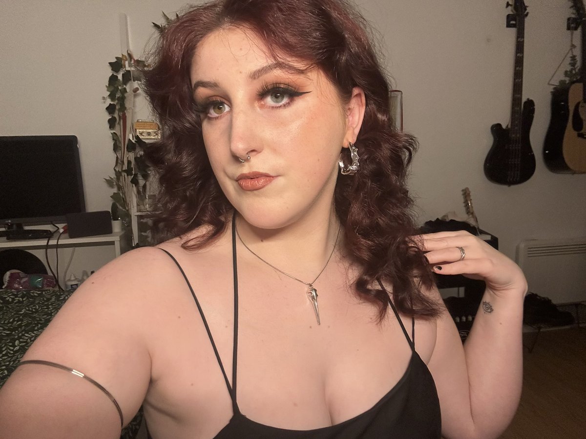 antichristtk's tweet photo. not been on for a while, who will i be playing with today? 😘 #findom #finsub #spoonspig #spoonsslave #paypig #paypiggy #humanatm #brat #domme https://t.co/WNRWUuOfL3