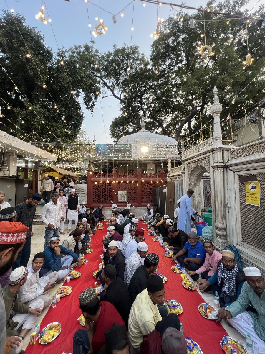 SyedAnisNizami's tweet photo. 2nd Day of Ramadan 2026 at Dargah Hazrat Nizamuddin Aulia (R.A). For any information please contact on +919999804670 https://t.co/RRLWOJPjTh