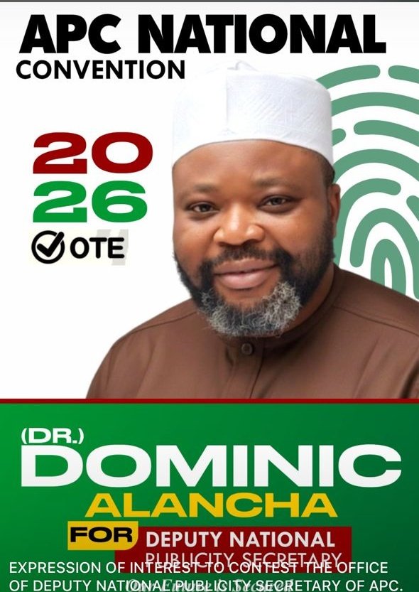 So this idiot collected 10m from one of the ADC leaders with the promise to setup Situation Room for FCT elections 

As God will have it, we cut him red handed when he posted his picture as an aspirant for APC National convention

Thief return our 10m today or you will pay for it