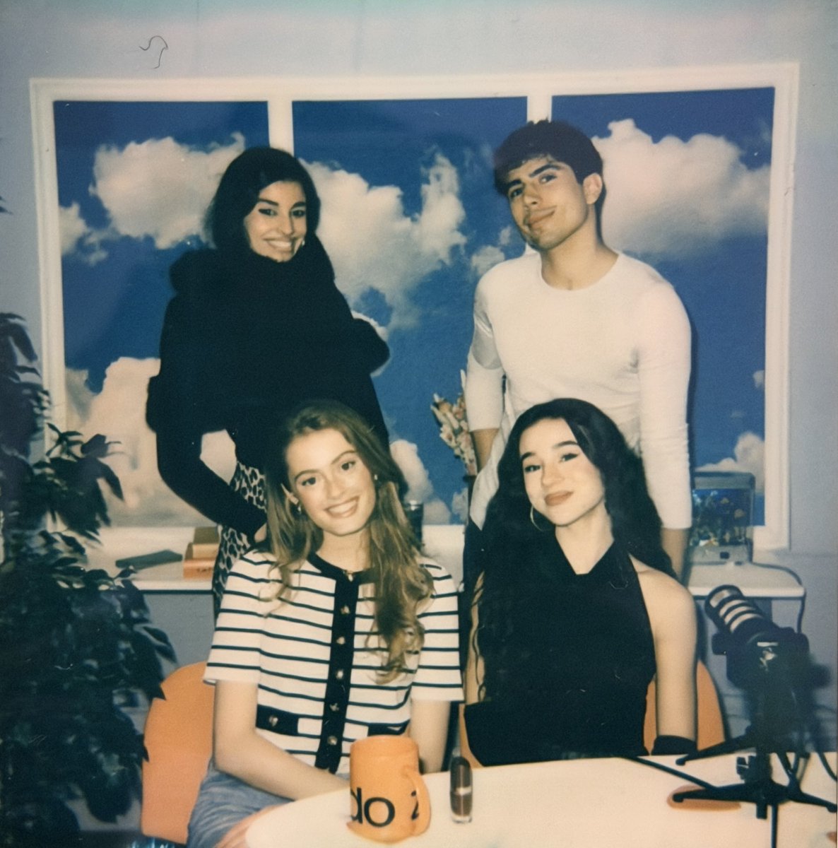 este domingo las CRISVIA 🎀💅🏻🤝🏻🫂 olivia bay y cristina lora 🙂‍↕️