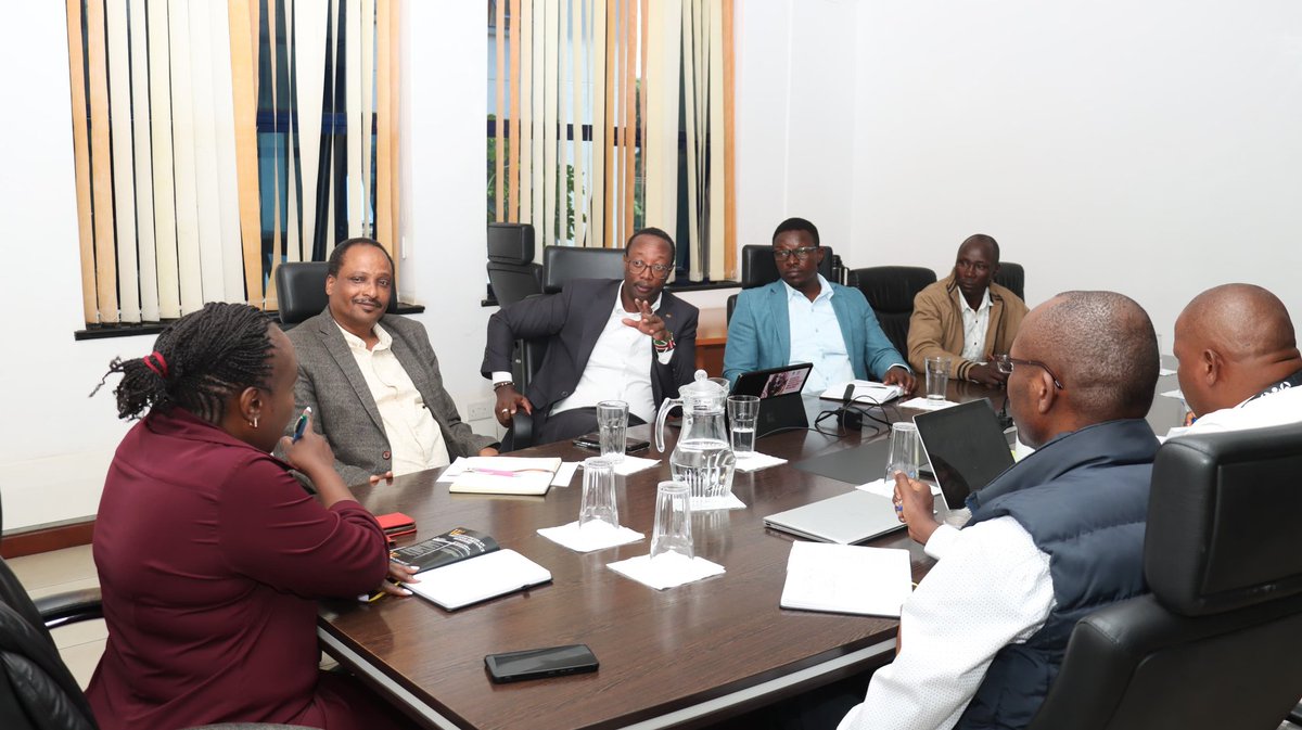 HakiKNCHR's tweet photo. @HakiKNCHR led by Chairperson Ms. Claris Ogangah today hosted Ogiek Community members, @OgiekPeoples , @MNJewishWorld  Service and @katibainstitute for a consultative meeting. The meeting discussed strategies to accelerate enjoyment of human rights by Indigeneous People in Kenya, implementation of the Judgment of the African Court on Human and Peoples' Rights in the Ogiek of Mau case, and recent evictions from among others Sasimwani area in Narok North, Olorkuto Sub County.