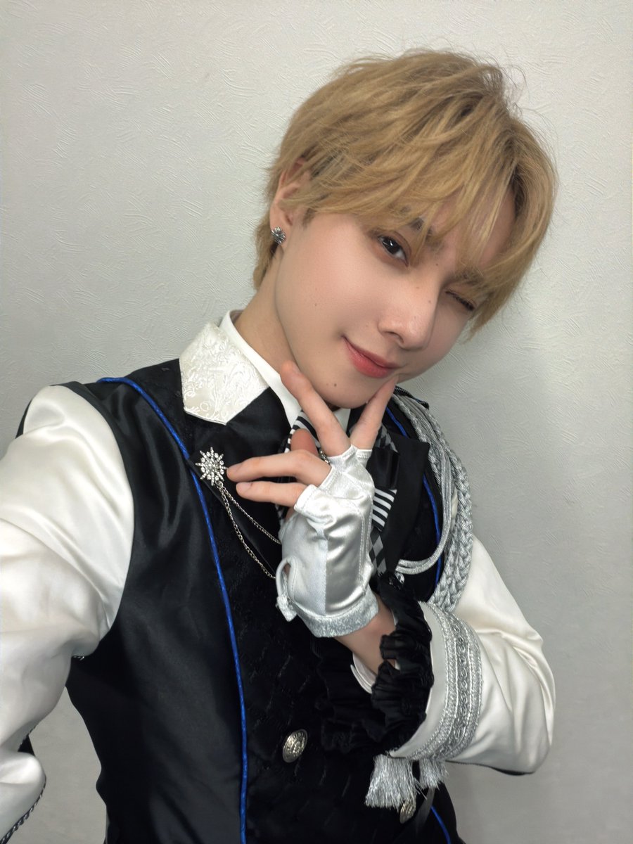 Post by 滝かなた(ReLIT)💫 on X: 🖤😉💙