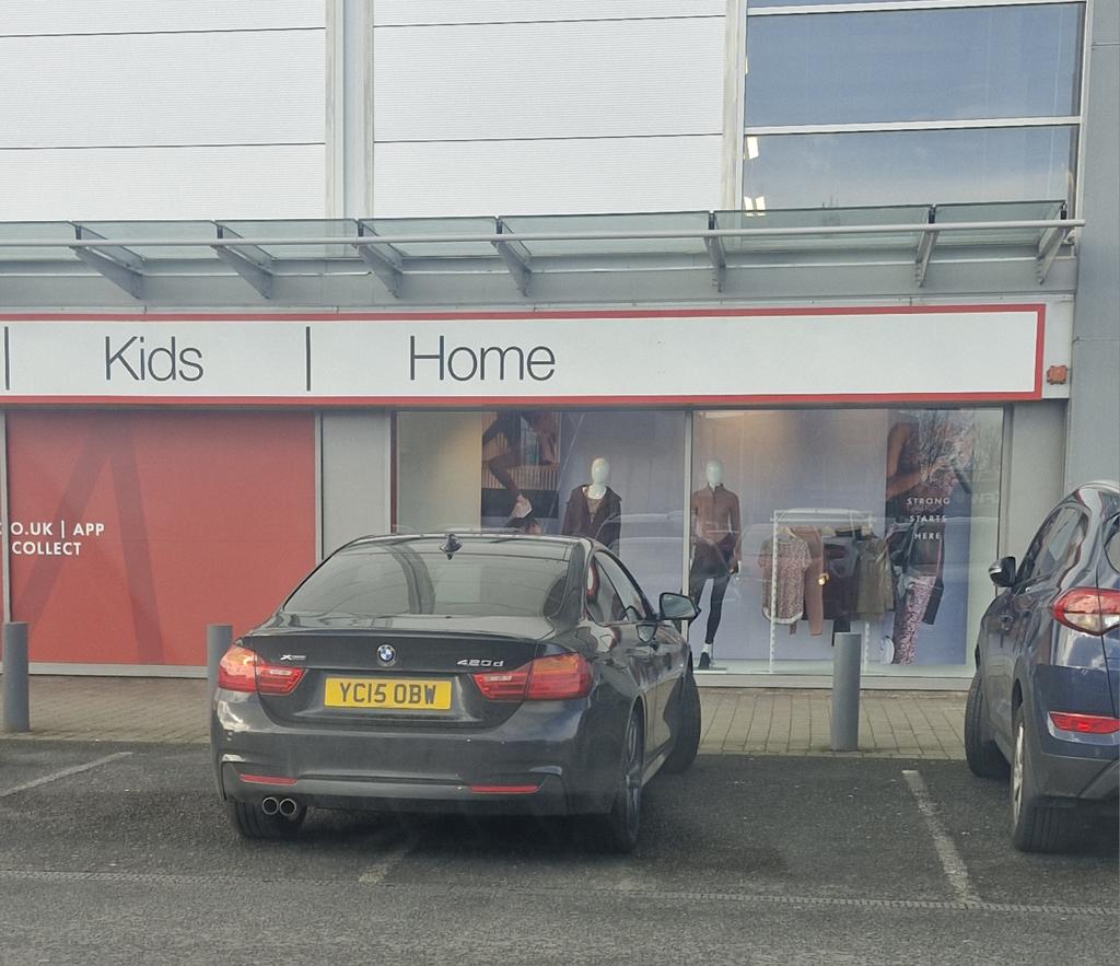 NItoontoon's tweet photo. @BelfastParking just watched this absolute melter park outside Matalan. They walk amongst us!! 👽#dicksplash https://t.co/MTKth9DMty