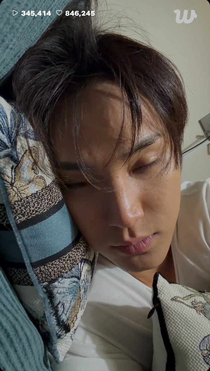 userkimmingyu's tweet photo. Lucuu banget mingyu, dia bosen tapi ngantuk 🥺💗💗💗
Sehat sehat yaa sayanggg miguuu🥺💗💗 https://t.co/Nqn4iKiTT8