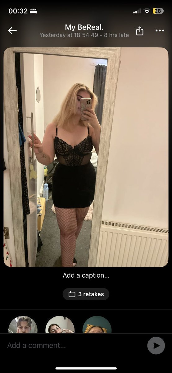 chloé 🌹 tweet media