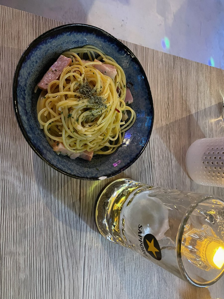 scisum25's tweet photo. 昨日と今日の2日間新大久保SielのShow's Kitchenに料理堪能しに来てます✨

オープンマイクということもあって色んなアーティストさんが出演していて、ライブも料理も最高です⭐️ https://t.co/Rf7QLYugvi
