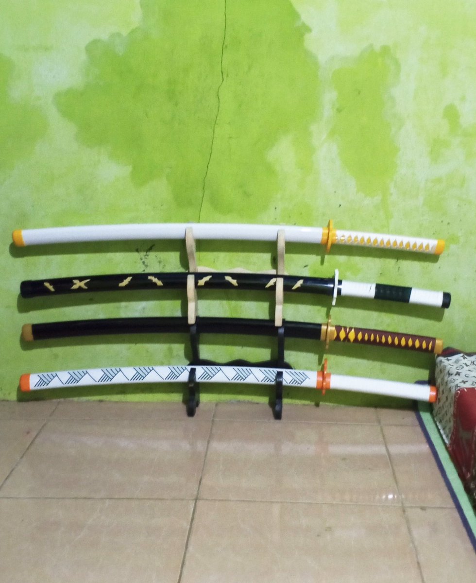 han14612's tweet photo. Timbang 1 doang bakal ribut rebutan ntar pas lebaran, belikan semua aja masing-masing biar pada milih sendiri,🗿 https://t.co/Io370YrEYG