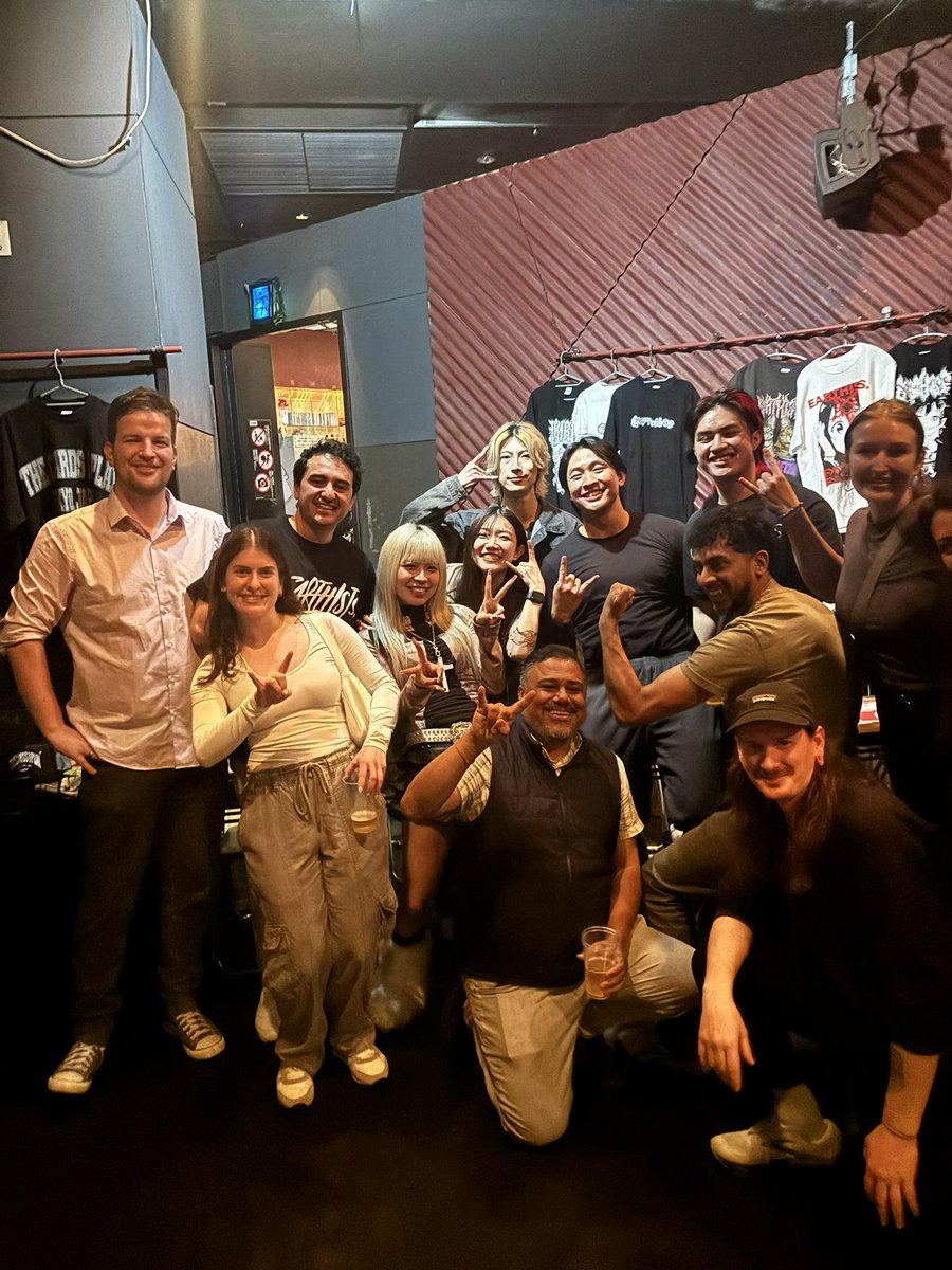 rocktj2016's tweet image. クソ盛り上がりました。訪日外国人さん達からamazingが連呼でした。
流石です。🤘
#earthists
#dimrays
#tcip