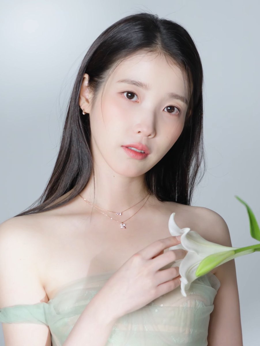 dontnox's tweet image. no word in the dictionary is strong enough to describe her beauty..