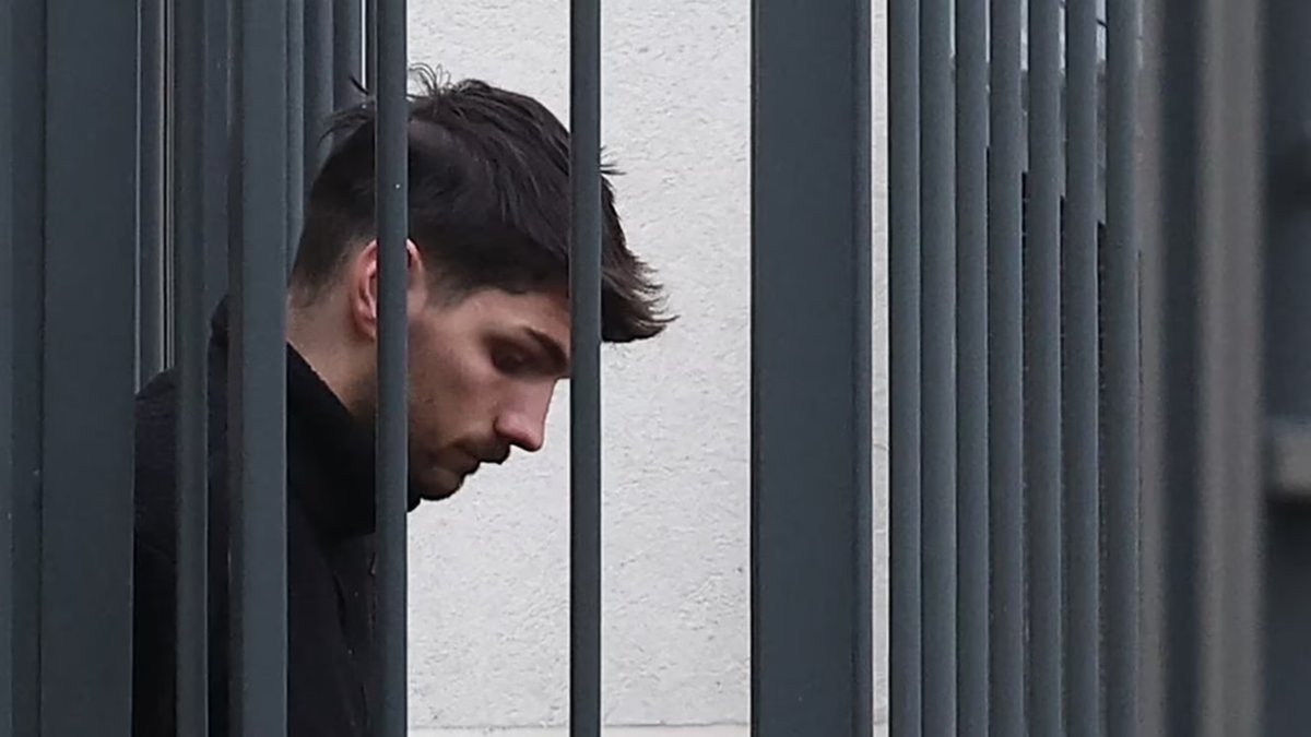 🔴Meutre de Quentin : six suspects en détention provisoire, un libéré sous contrôle judiciaire, un autre remis en liberté et convoqué ultérieurement ⤵️

- Jules-Charles Paganessi, 24 ans, a été mis en examen pour homicide volontaire et écroué.

- Dimitry Vanheule, né le 26