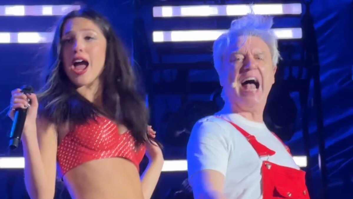 Happy birthday to our favorite alt-rock fan girl Olivia Rodrigo