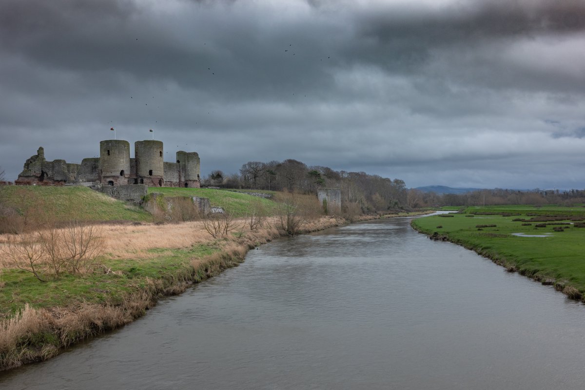 C_V_Evans's tweet photo. Rhuddlan between showers this afternoon  ! @allyhumphreys @Ruth_ITv @DerekTheWeather
@S4Ctywydd @SabrinaJayneLee @bbcweather
@YvonneTywydd @bffg78 https://t.co/G6DGtD5HSS