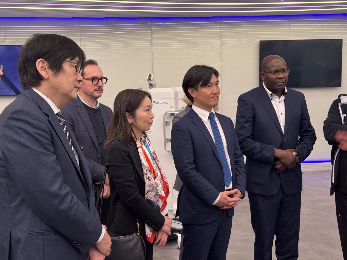 IrcadFrance's tweet image. We recently welcomed representatives from NAKANOSHIMA QROSS and Cuorips to #IRCAD for a visit initiated and led by Mrs. Catherine Trautmann and France BioValley.

This meeting was an opportunity to highlight the strong and longstanding Franco–Japanese collaborations at #IRCAD.