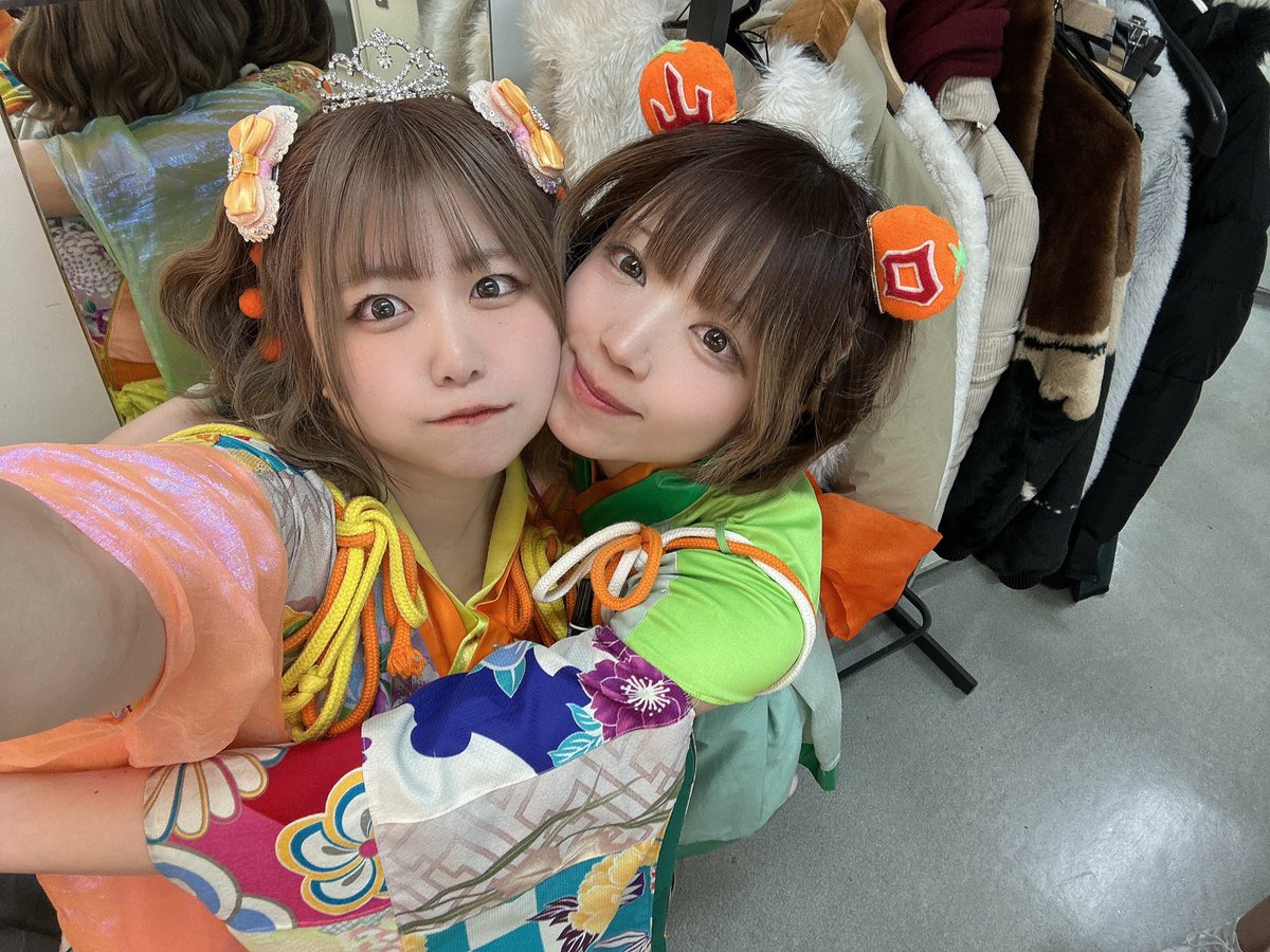 sasa_sa_BJ's tweet photo. 新宿ReNYライブありがとうございました！そしてふみちゃお誕生日おめでとう〜！！🎉🎉🎉

いつも本当に助けてもらったり楽しい気持ちにさせてもらってばかりで無くてはならない存在🍊
グループ入ってから今日まで(もちろんこれからも)毎日感謝尽きない🥲らぶ

ふみささは永遠♾️ https://t.co/JrrLDlK299
