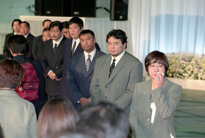 Giant Baba Farewell Ceremony

April 1999