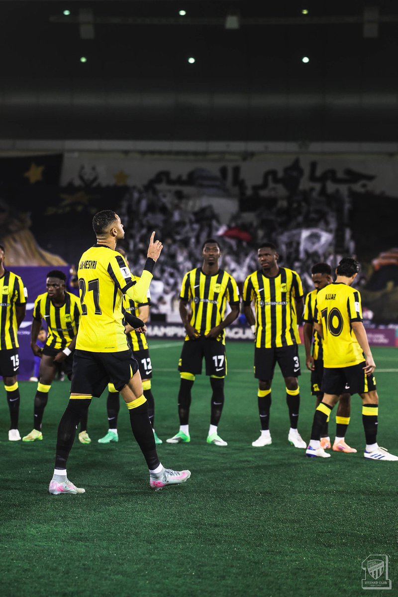 🔴 ينطلق بعد قليل تدريب #الاتحاد عصراً استعداداً لمواجهة الهلال 🔥
✈️ وبعد نهاية الحصة التدريبية تتجه بعثة الفريق للمطار والسفر إلى الرياض