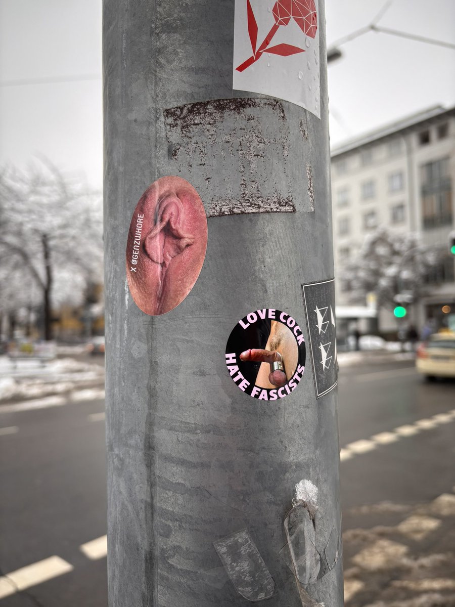 stickercunt's tweet photo. public goon parts 🤤

#exhibition #bigclit #flashing #exposuregirl #publicnudity #public #nsfwtwt #stickers #cunt #gooner #goonette https://t.co/CSiBbGhY2C