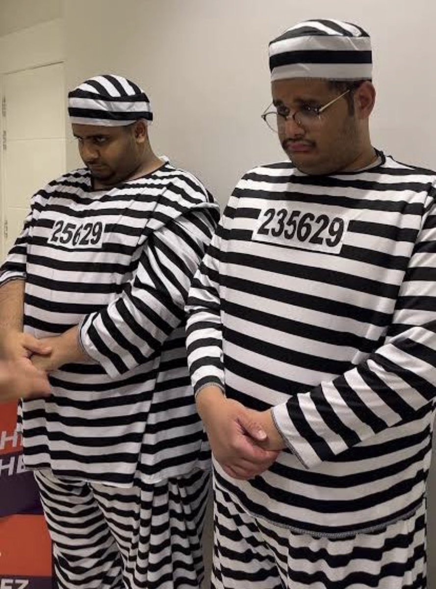 متحمس للطقم وتحسب بيضبط عليك زي يلديز 

الطقم عليك
