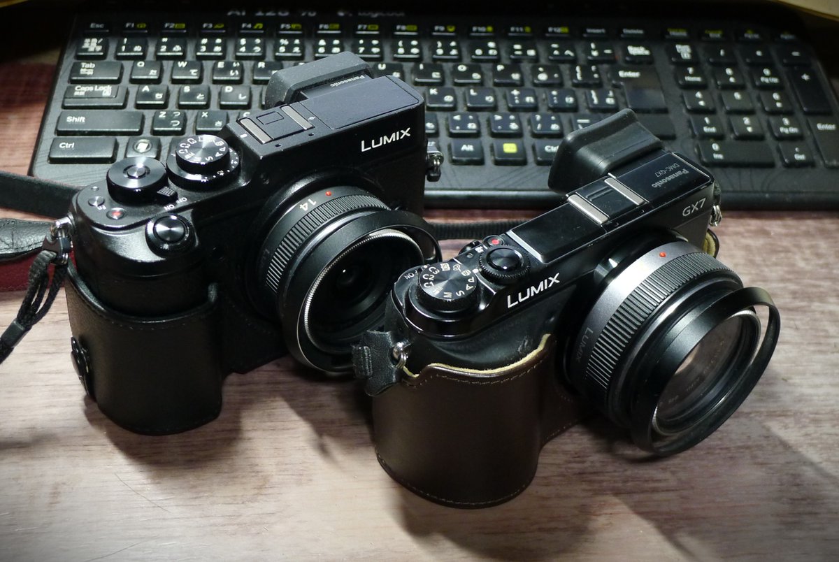 ChaprinYY's tweet image. ようやく…手に入りました。。
2013年製のカメラの純正ケースです。当然製造終了でしたので… ようやくオークションで見つけ、12件でゲット出来ました(^^;　中古ですが状態は非常に良かったです。これで二台のGXが並びました。。
#DMW-CGBX7-T