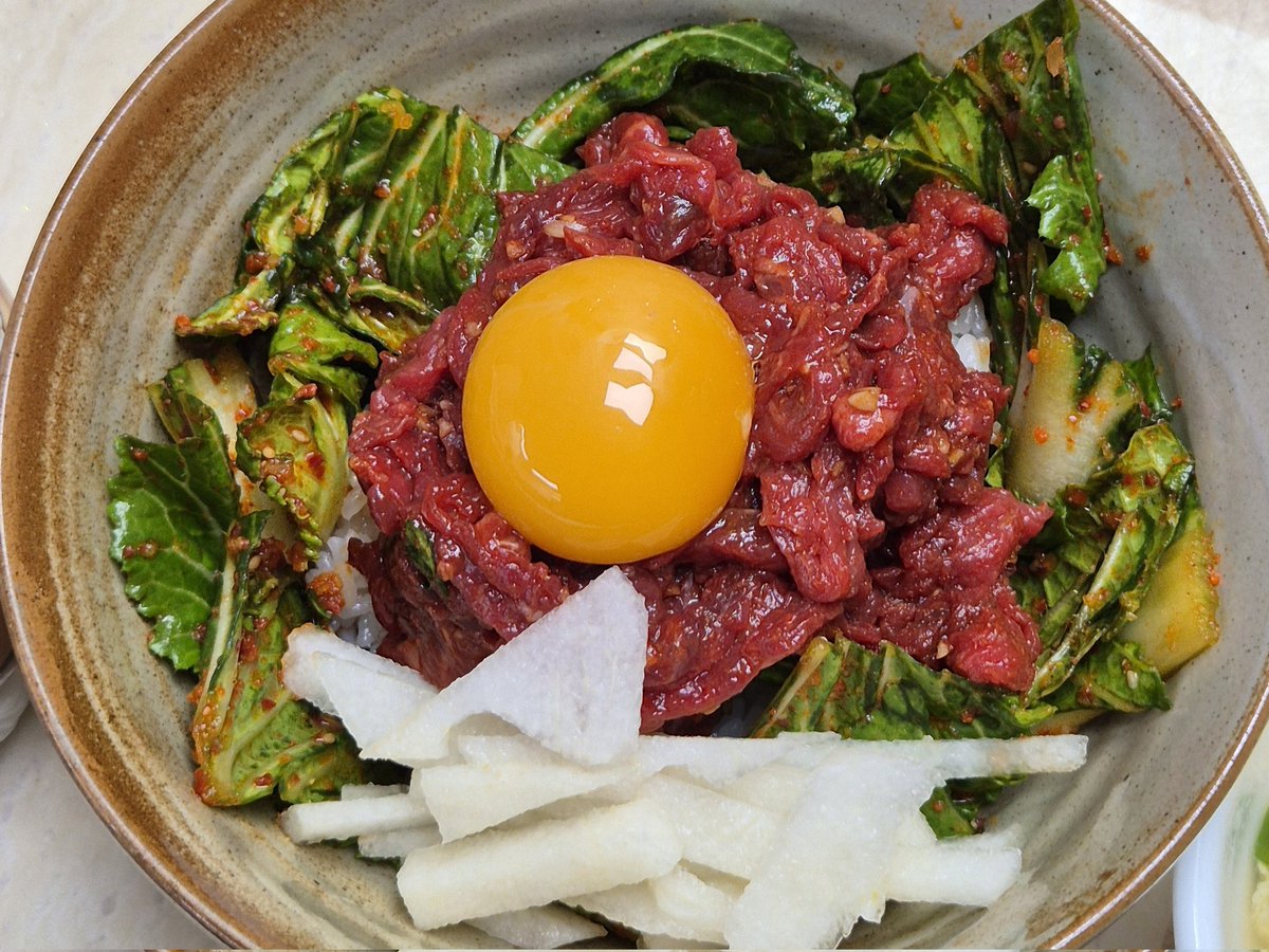 봄동 육회 비빔밥 꼬옥 먹어주면되...🥬
